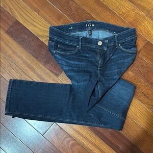 Dark Blue Skinny Jeans with Classic Denim Style